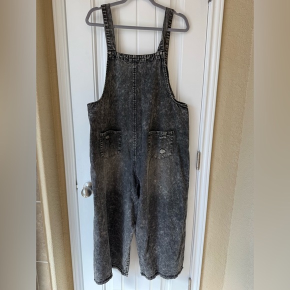 Easel Washed Black Denim Loose Fit Overalls - Picture 5 of 9